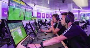 巴萨3比2皇马蝉联西超杯，维尼修斯追平C罗等纪录